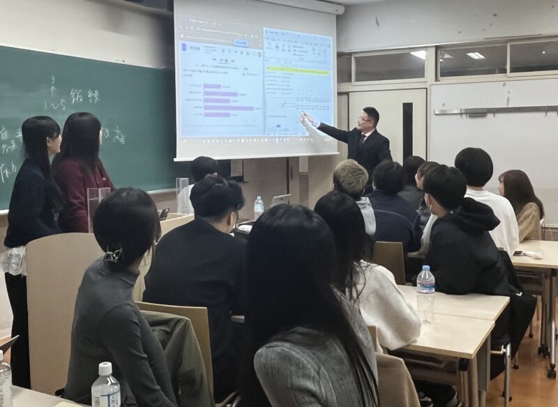 小川憲彦先生_授業風景